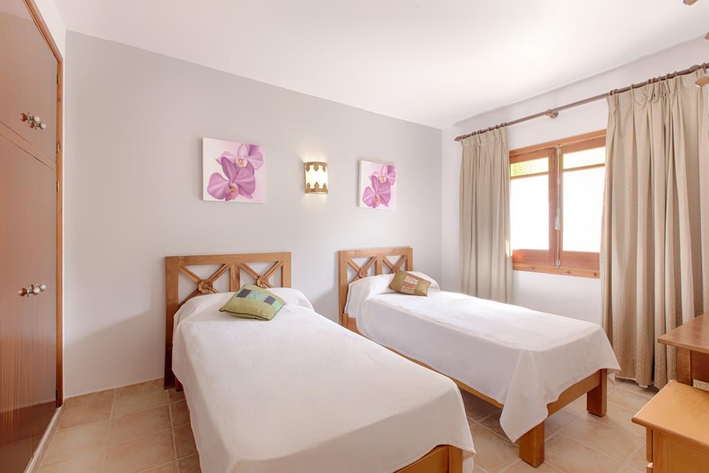 Apartamentos Colomar Santa Eularia des Riu Eksteriør billede