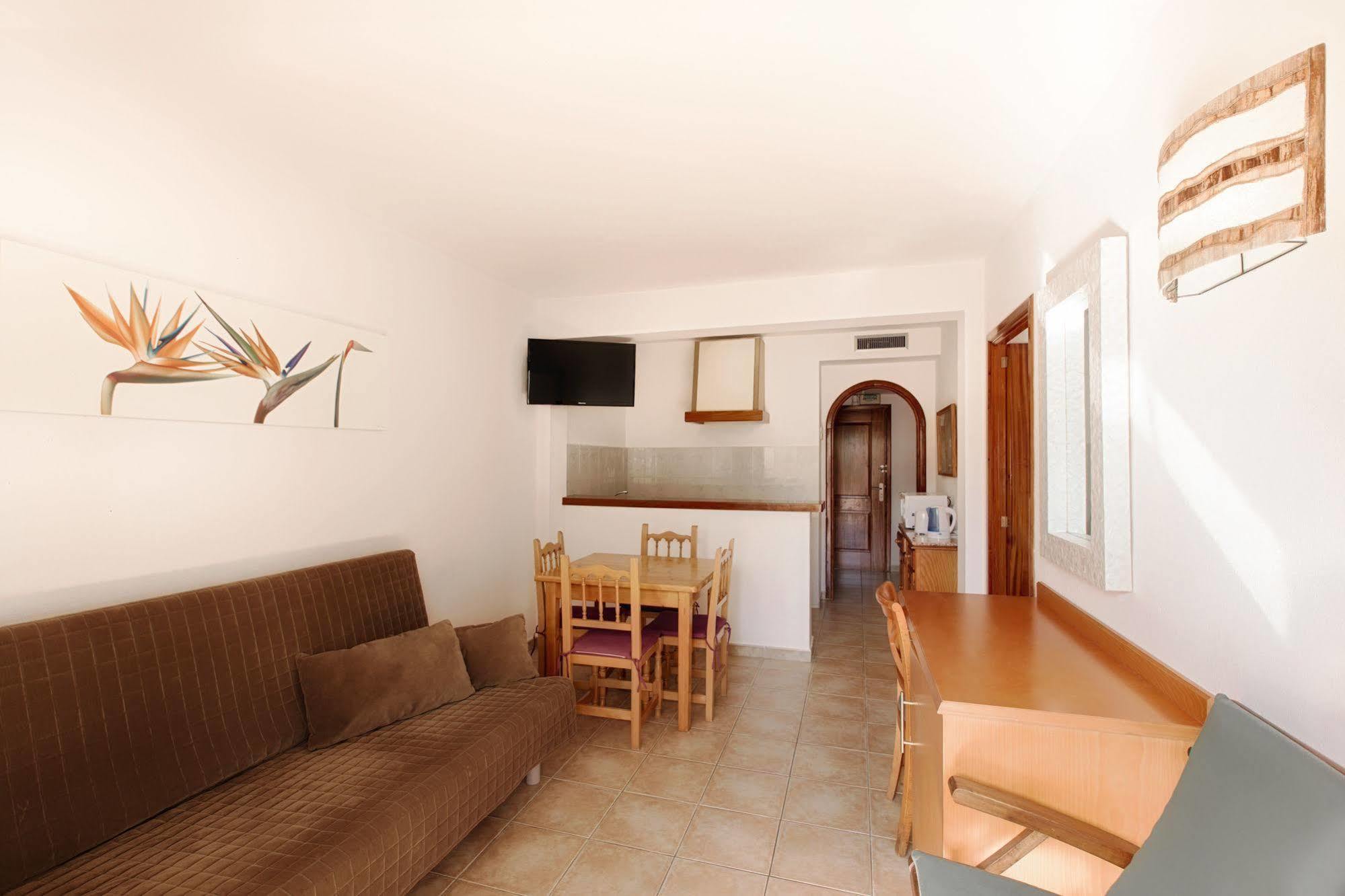 Apartamentos Colomar Santa Eularia des Riu Eksteriør billede