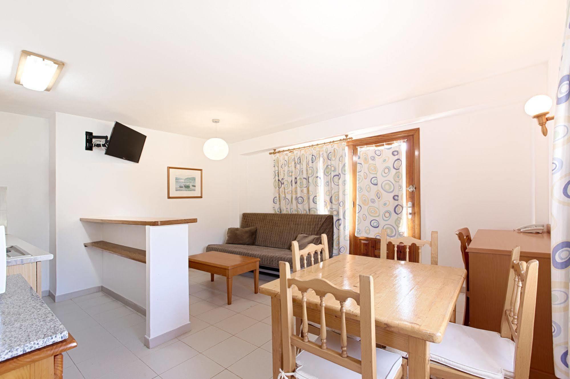 Apartamentos Colomar Santa Eularia des Riu Eksteriør billede