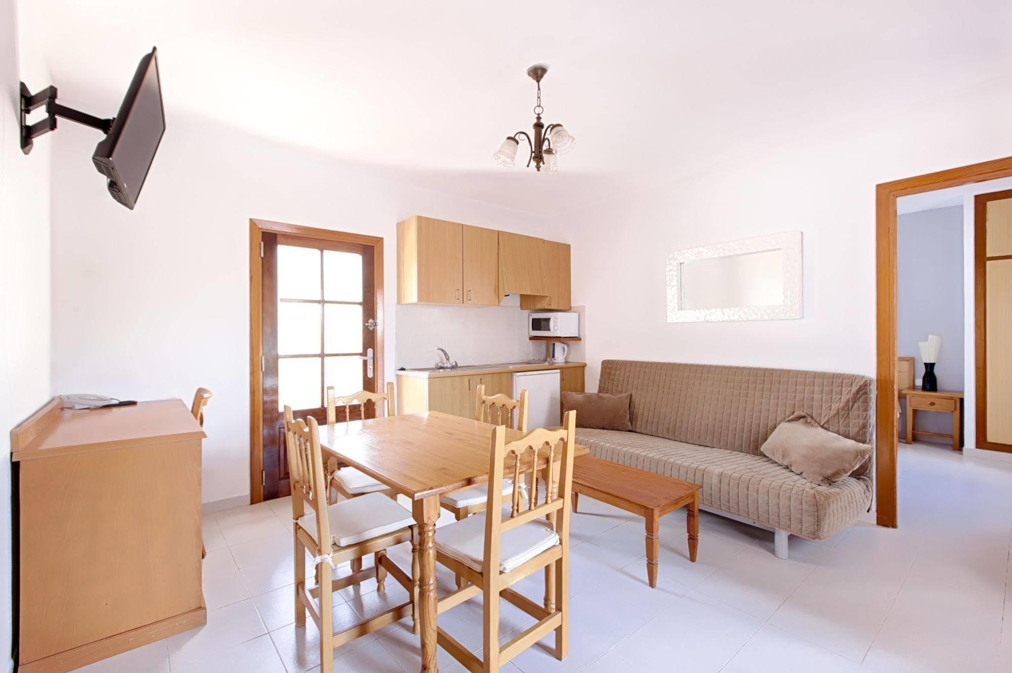Apartamentos Colomar Santa Eularia des Riu Eksteriør billede
